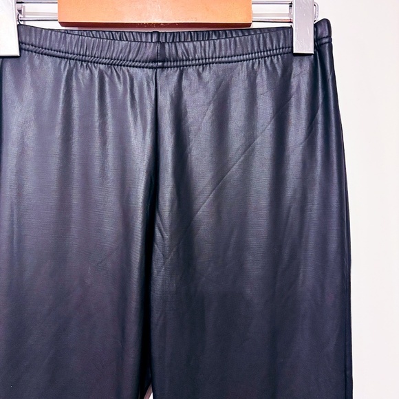 PLUSH Glossy black leggings | Sleek faux-leather look | Medium * - Picture 3 of 7